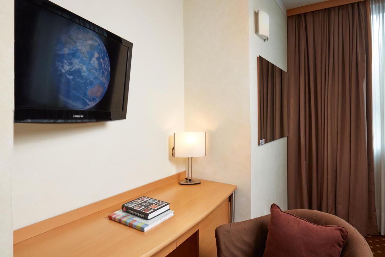 Garda Hotel Montichiari Εξωτερικό φωτογραφία